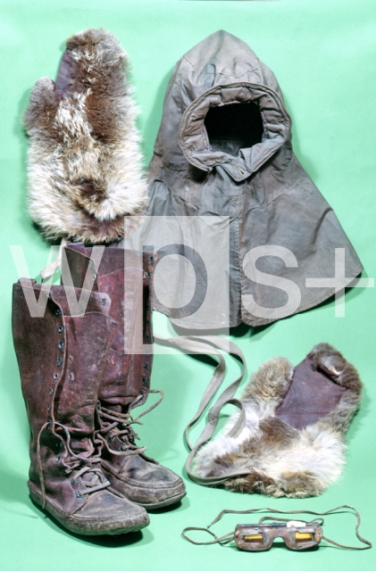 カッパ、カナダ式ブーツ、毛皮の手袋、ゴーグル - 歴史 | wps+（ワールド・フォト・サービス）