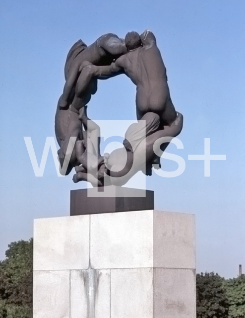 VIGELAND Gustav Afolf｜ヴィーゲラン彫刻公園（フログネル公園）、「生命の環」