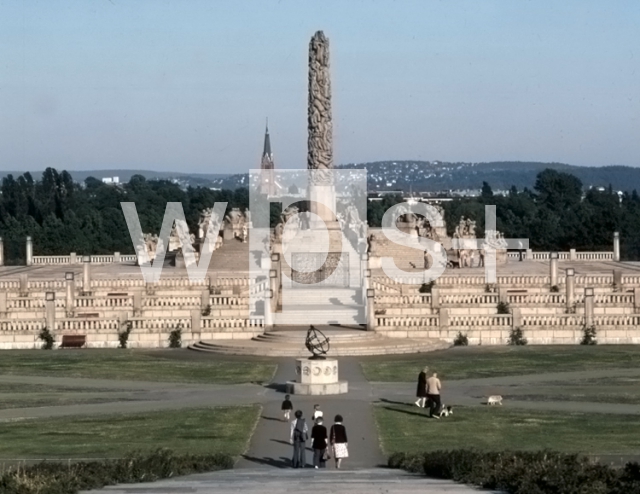 VIGELAND Gustav Afolf｜ヴィーゲラン彫刻公園（フログネル公園）、「モノリッテン」