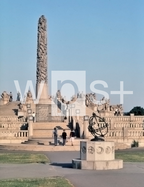 VIGELAND Gustav Afolf｜ヴィーゲラン彫刻公園（フログネル公園）、「モノリッテン」