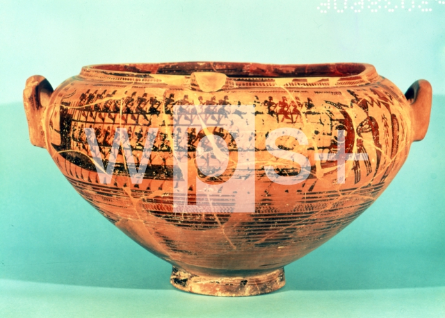 ｜ギリシアの戦闘船（幾何学模様の壺）
