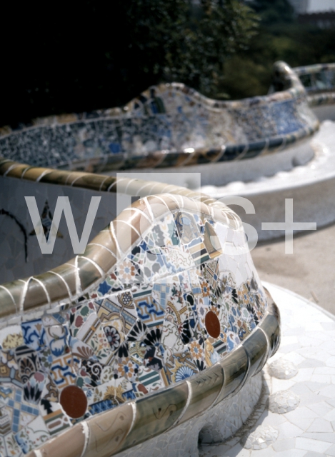 GAUDI Antoni｜グエル公園のベンチ