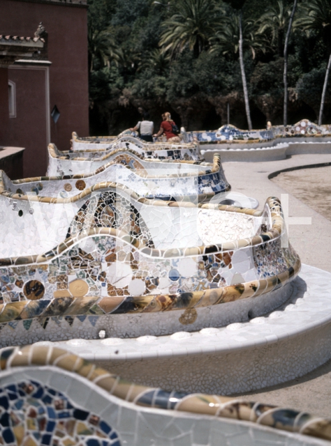 GAUDI Antoni｜グエル公園のベンチ