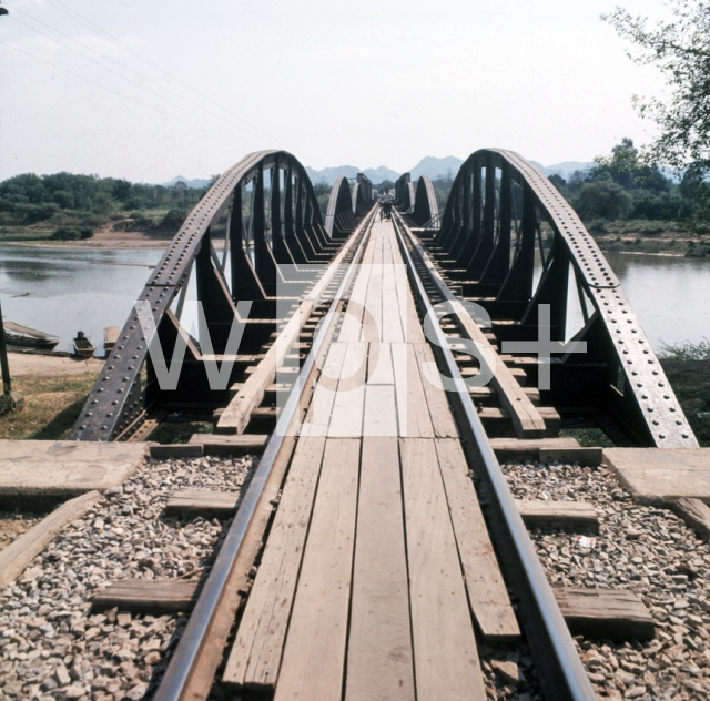 ｜クウェー川鉄橋