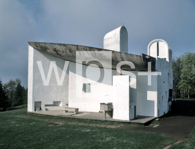LE CORBUSIER｜ノートル・ダム・デュ・オー礼拝堂（ロンシャンの礼拝堂）