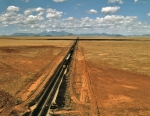 ｜ウィンスロー近くを走るサンタフェ鉄道