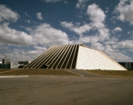 NIEMEYER Oscar｜ブラジル国立劇場