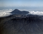 ｜テンゲル山地のスメル山とブロモ山