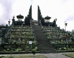 ｜ブサキ寺院