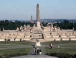 VIGELAND Gustav Afolf｜ヴィーゲラン彫刻公園（フログネル公園）、「モノリッテン」