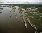 ｜イキトスのベレン地区のアマゾン川に浮かぶ家