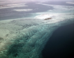 ｜ボホール海峡に浮かぶサンゴ礁