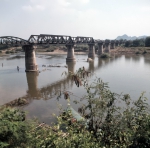 ｜クウェー川鉄橋